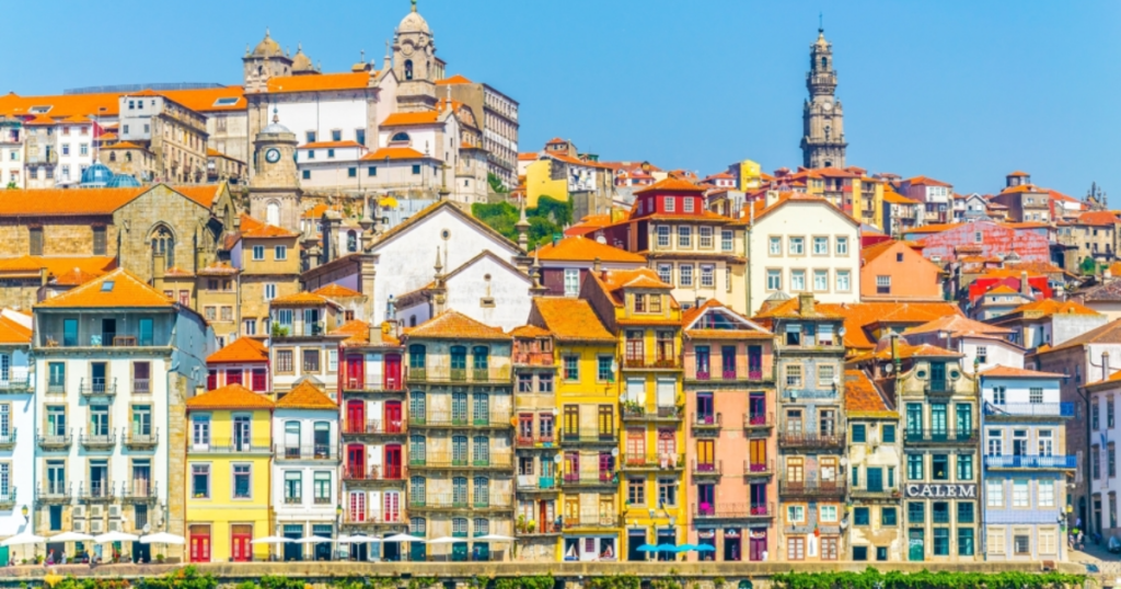 Vista da Ribeira do Porto e do rio Douro